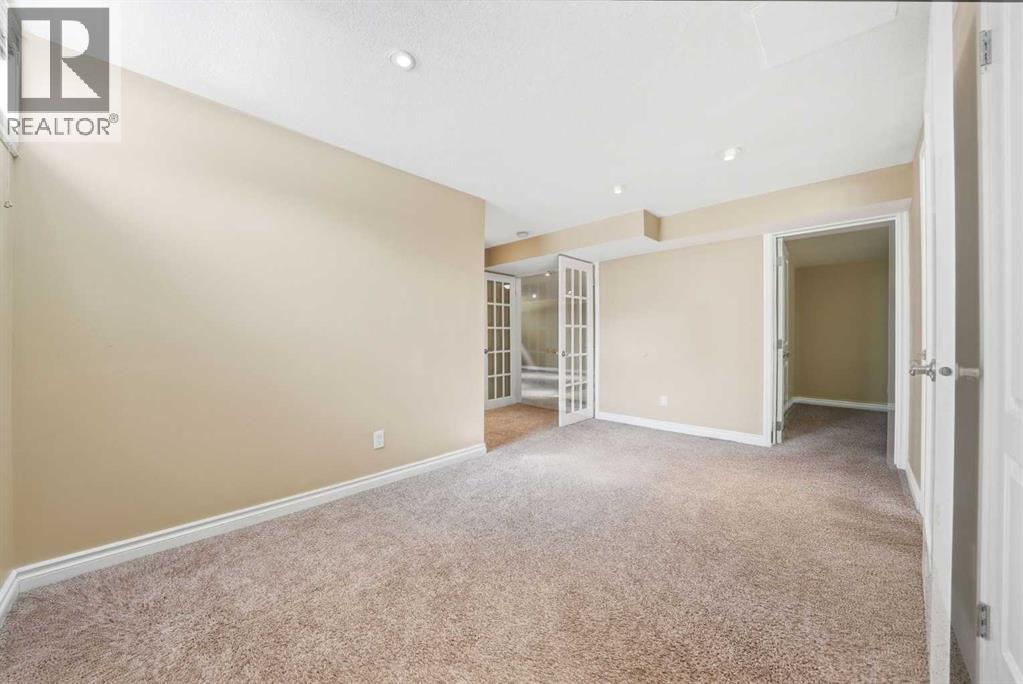 1447 Northmount Drive NW, Calgary, Alberta  T2L 0G7 - Photo 25 - A2295699