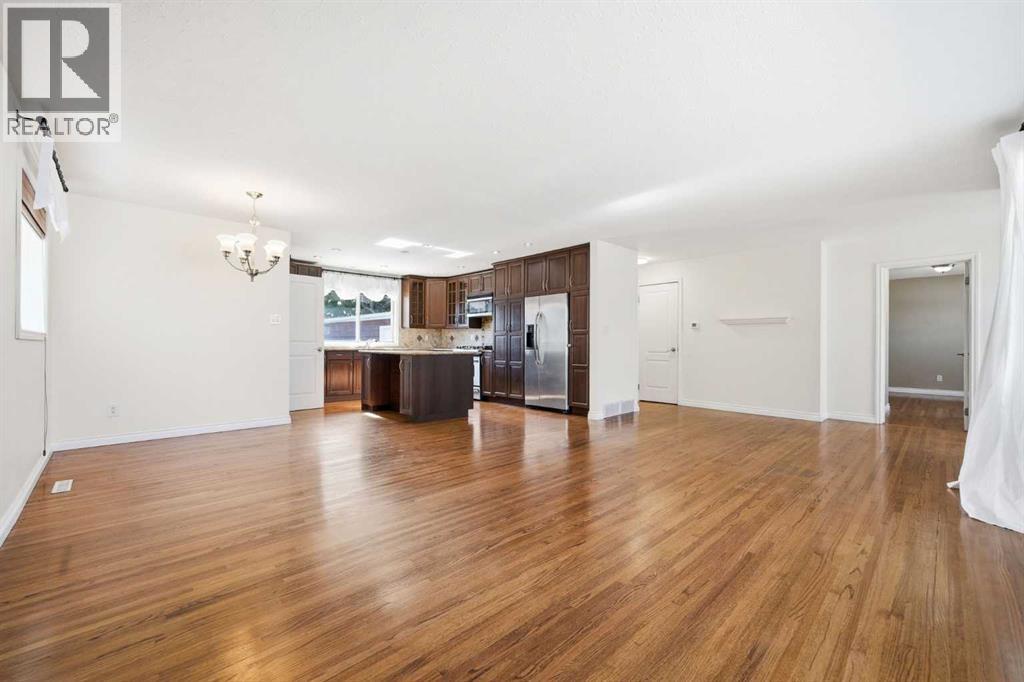 1447 Northmount Drive NW, Calgary, Alberta  T2L 0G7 - Photo 6 - A2295699