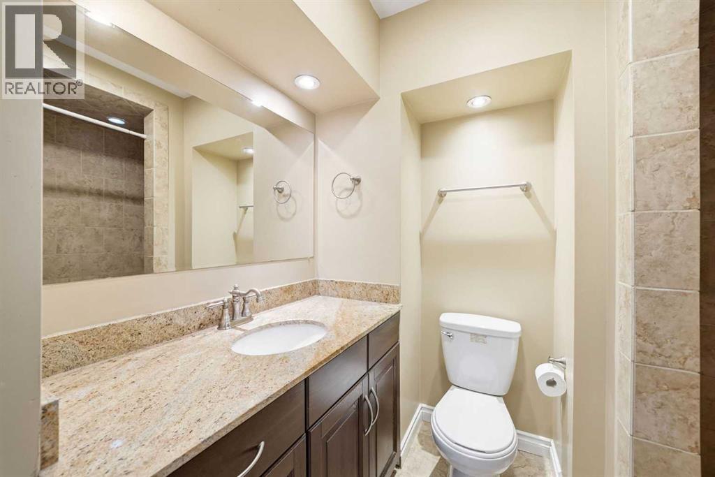 1447 Northmount Drive NW, Calgary, Alberta  T2L 0G7 - Photo 16 - A2295699