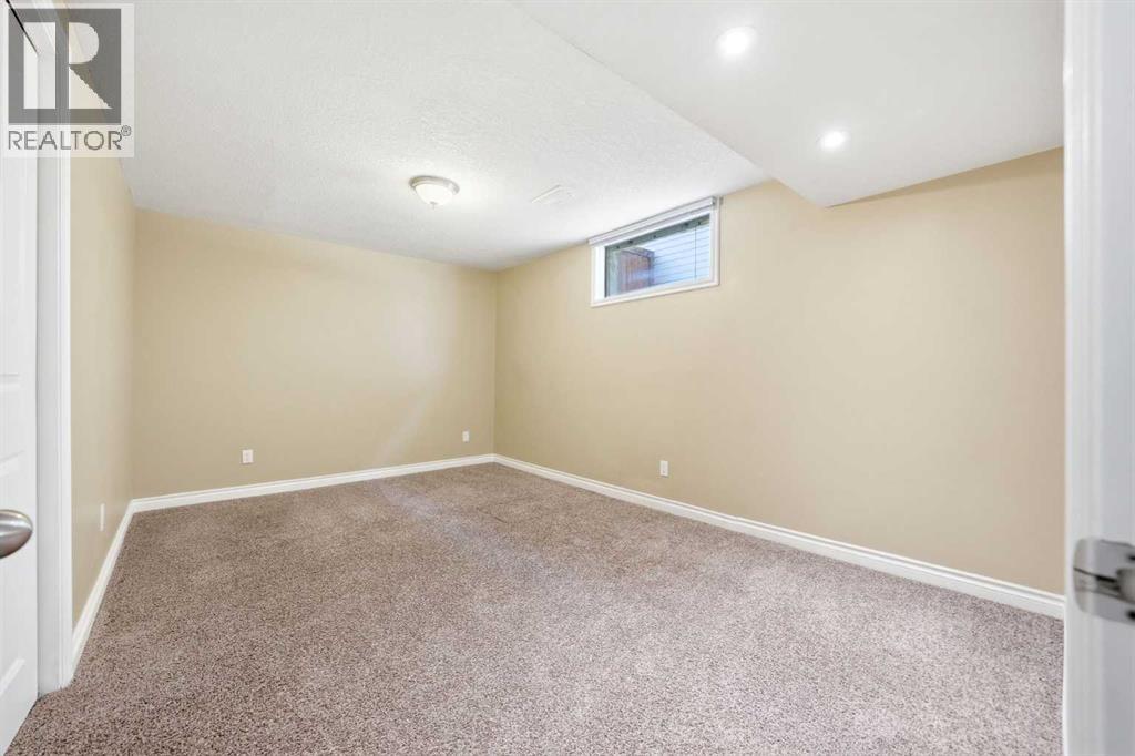 1447 Northmount Drive NW, Calgary, Alberta  T2L 0G7 - Photo 34 - A2295699