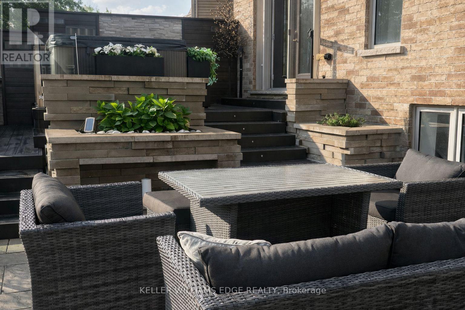 168 Echovalley Drive, Hamilton, Ontario  L8J 0H2 - Photo 6 - X12725954