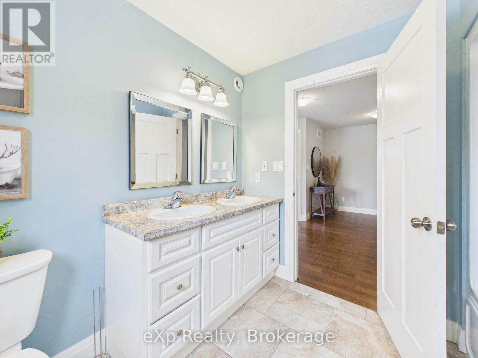 561 Louisa Street, Saugeen Shores, Ontario  N0H 2L0 - Photo 13 - X12918516