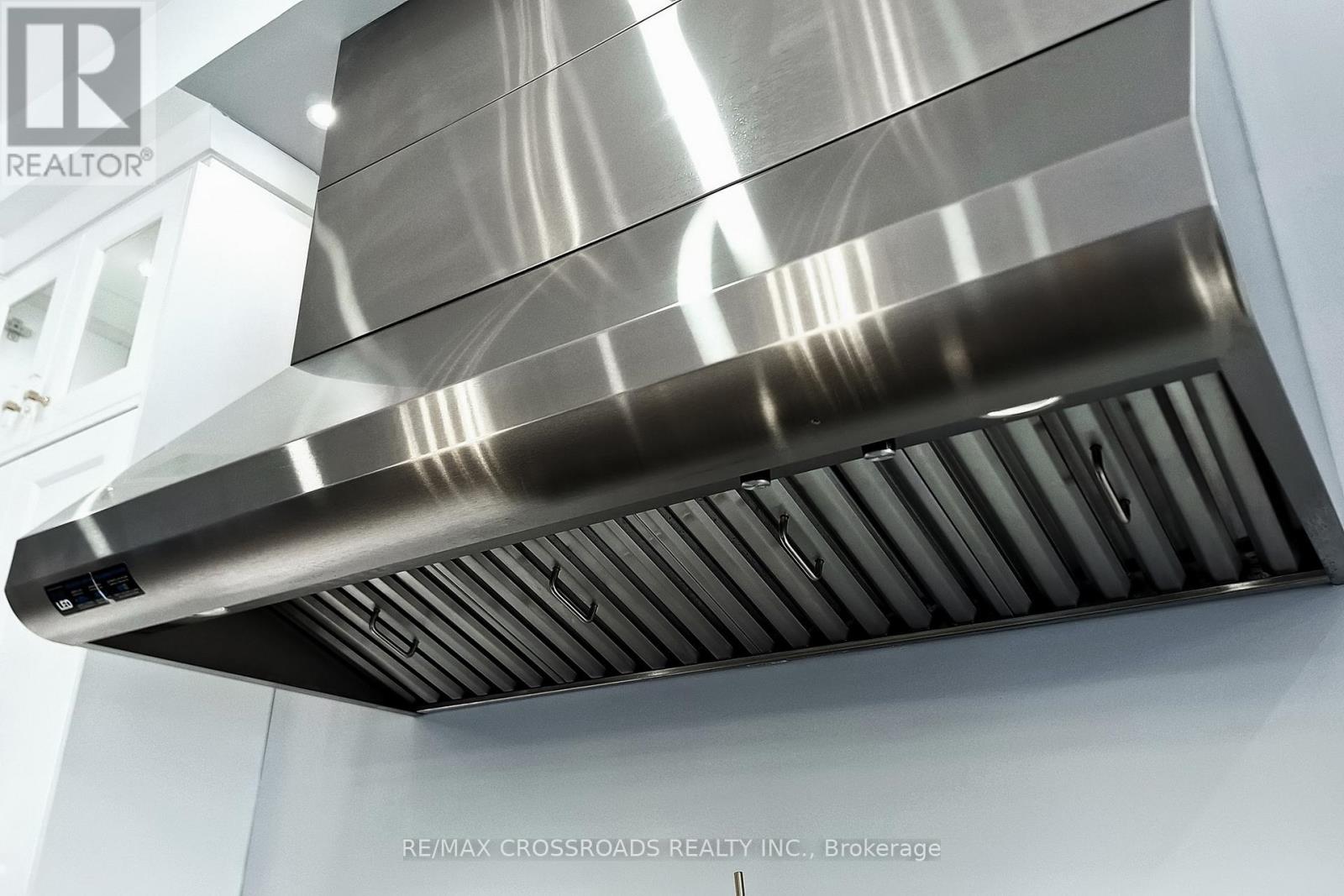 9 Kingknoll Crescent, Georgina, Ontario  L4P 0H6 - Photo 17 - N12919736