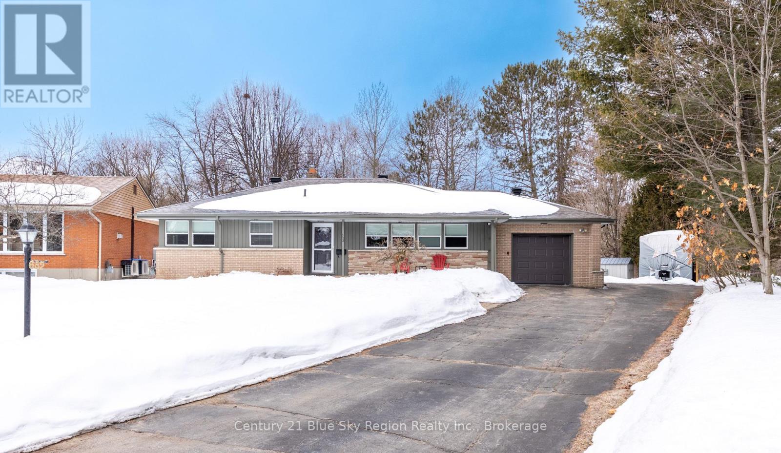 652 Baywood Road, North Bay, Ontario  P1B 4T1 - Photo 1 - X12923650