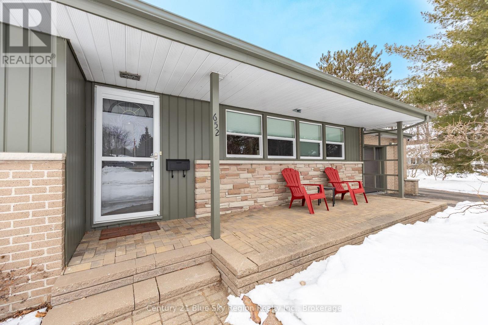 652 Baywood Road, North Bay, Ontario  P1B 4T1 - Photo 2 - X12923650