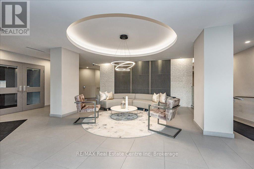 420 - 457 Plains Road E, Burlington, Ontario  L7T 0B8 - Photo 32 - W12923654