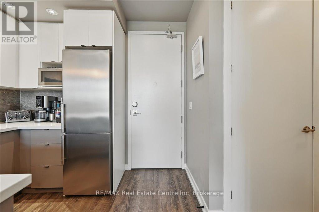 420 - 457 Plains Road E, Burlington, Ontario  L7T 0B8 - Photo 33 - W12923654