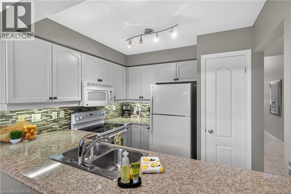 212 Stonehenge Drive Unit# 24, Ancaster, Ontario  L9K 1N5 - Photo 10 - 40814727