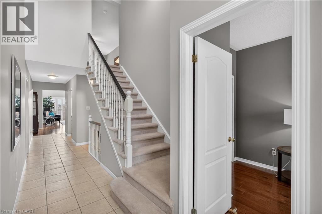 212 Stonehenge Drive Unit# 24, Ancaster, Ontario  L9K 1N5 - Photo 4 - 40814727