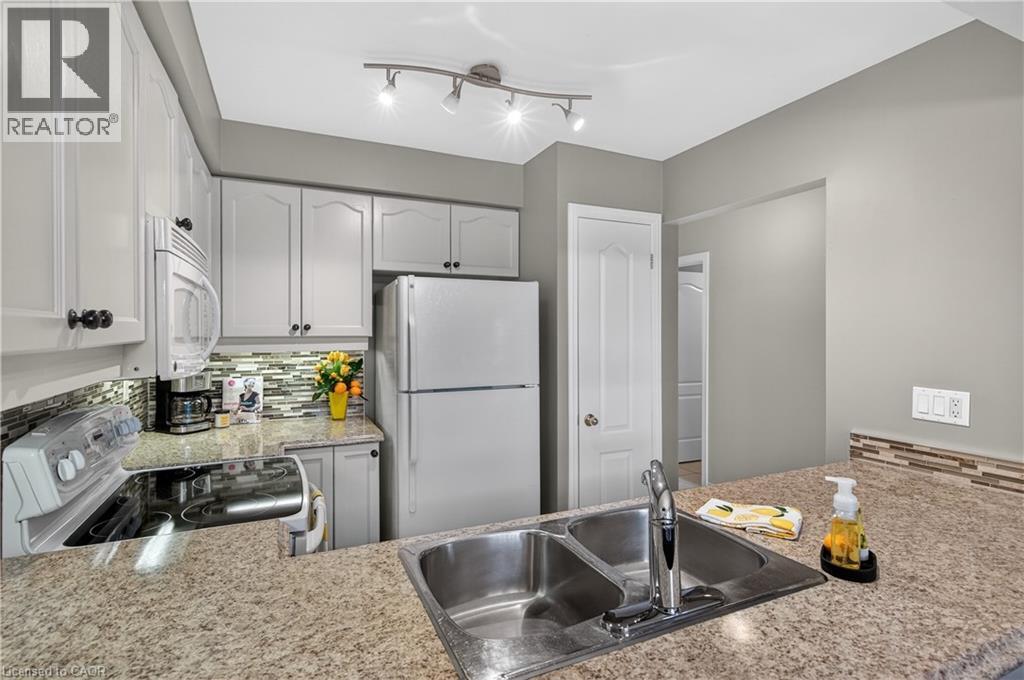 212 Stonehenge Drive Unit# 24, Ancaster, Ontario  L9K 1N5 - Photo 9 - 40814727