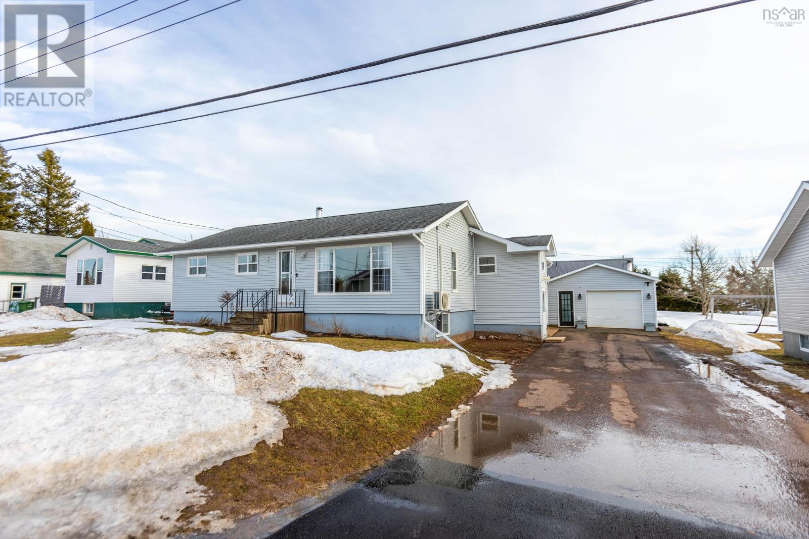 3 Gilroy Street, Springhill, Nova Scotia