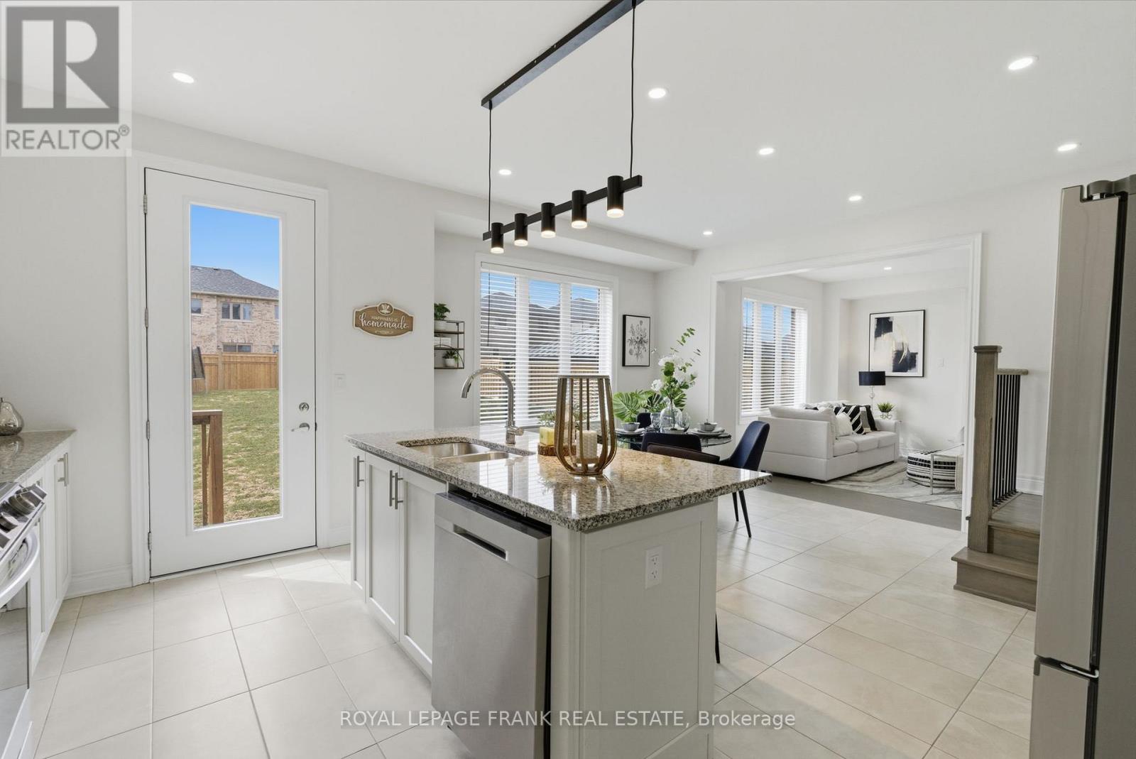 23 Wamsley Crescent, Clarington, Ontario  L1B 0W1 - Photo 9 - E12923606