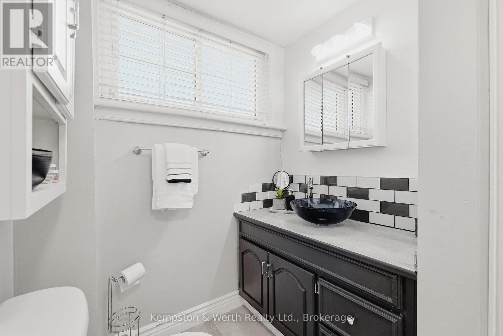 30 Arthur Street W, Minto, Ontario  N0G 1Z0 - Photo 36 - X12923522