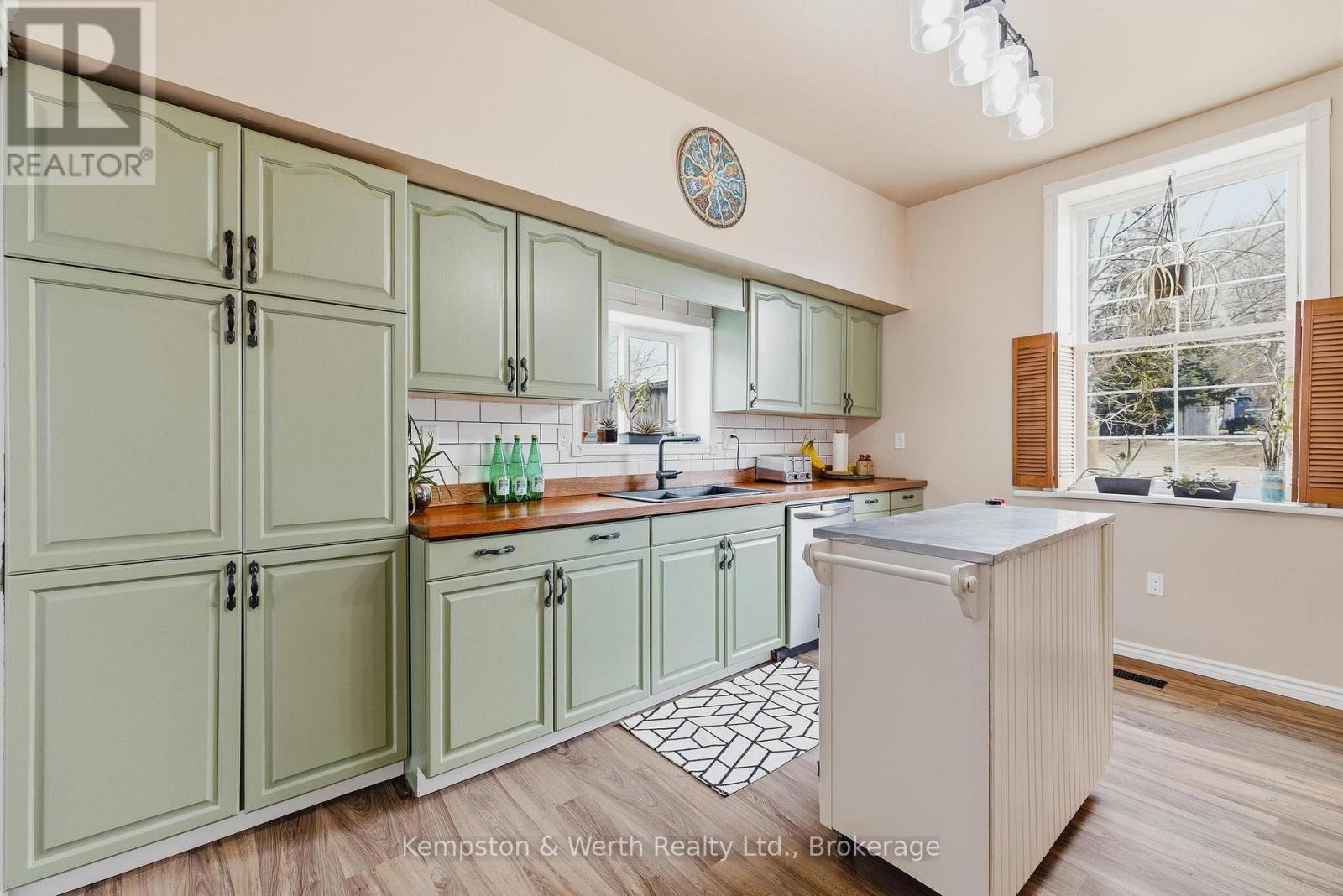 30 Arthur Street W, Minto, Ontario  N0G 1Z0 - Photo 9 - X12923522