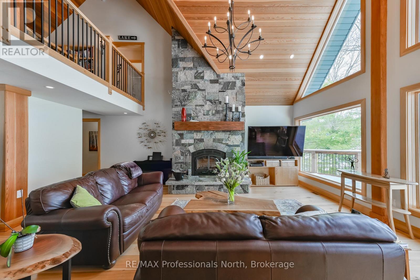 1015 Bluestone Lane, Minden Hills, Ontario  K0M 2K0 - Photo 4 - X12923542