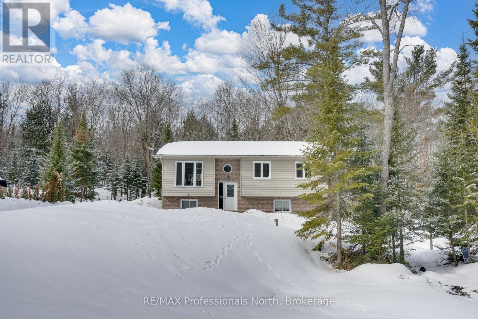 1036 Post Road, Bracebridge (Macaulay), Ontario  P1L 1W9 - Photo 11 - X12923682