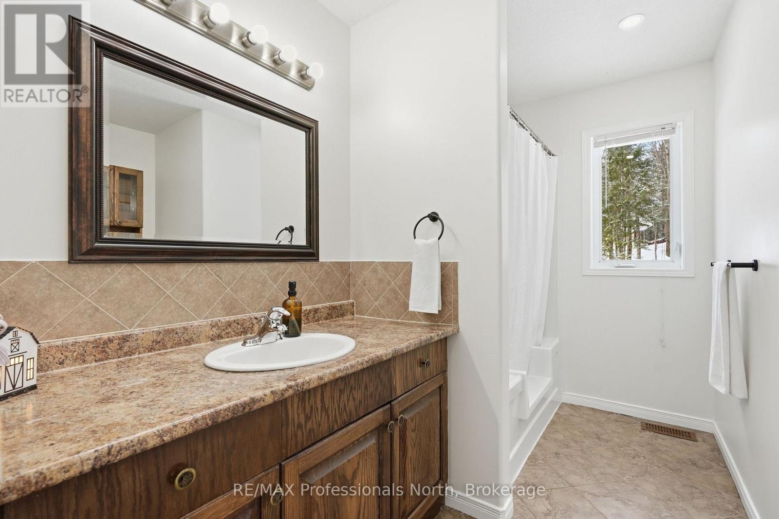 1036 Post Road, Bracebridge (Macaulay), Ontario  P1L 1W9 - Photo 30 - X12923682