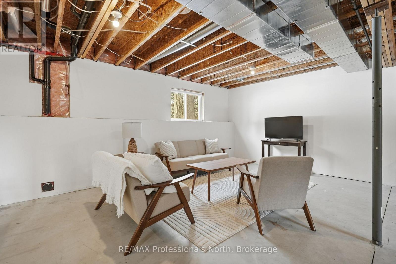 1036 Post Road, Bracebridge (Macaulay), Ontario  P1L 1W9 - Photo 33 - X12923682