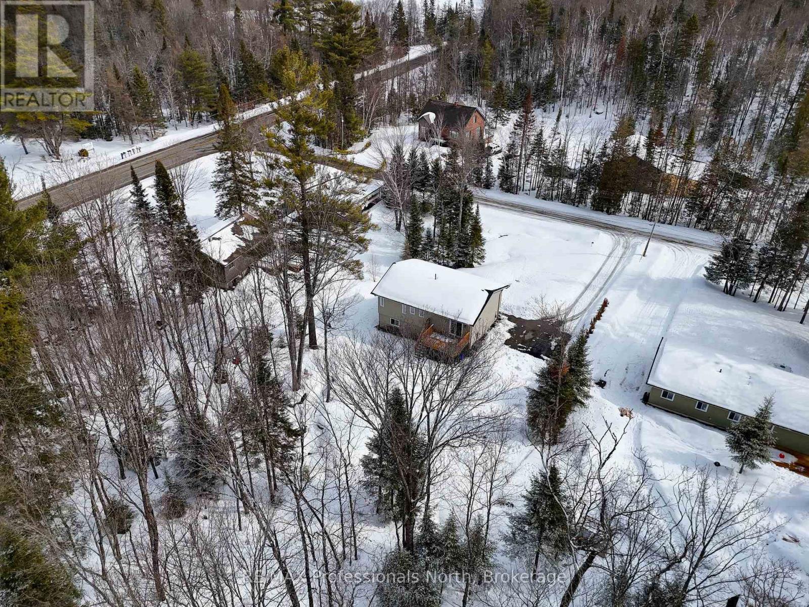 1036 Post Road, Bracebridge (Macaulay), Ontario  P1L 1W9 - Photo 4 - X12923682