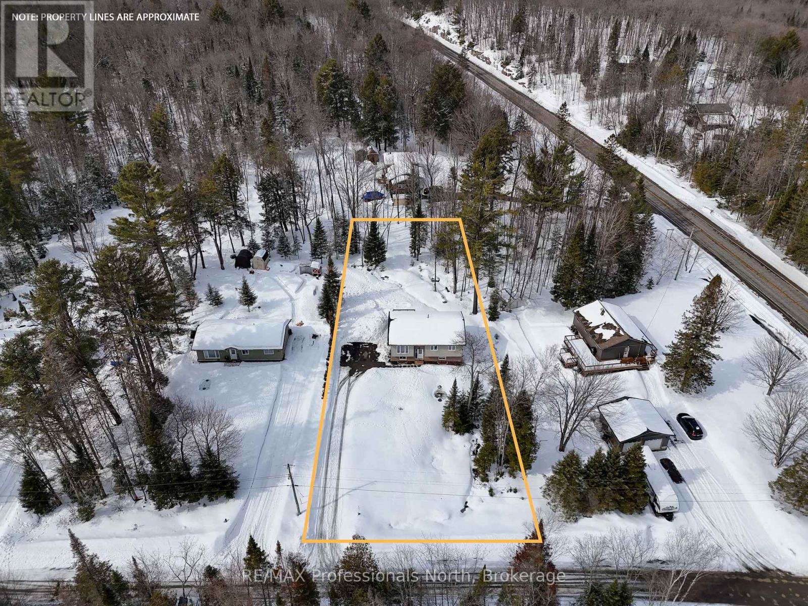 1036 Post Road, Bracebridge (Macaulay), Ontario  P1L 1W9 - Photo 6 - X12923682