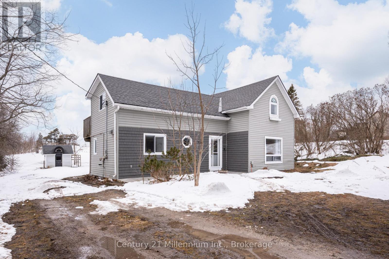 124 Main Street, Northern Bruce Peninsula, Ontario  N0H 1W0 - Photo 2 - X12923760