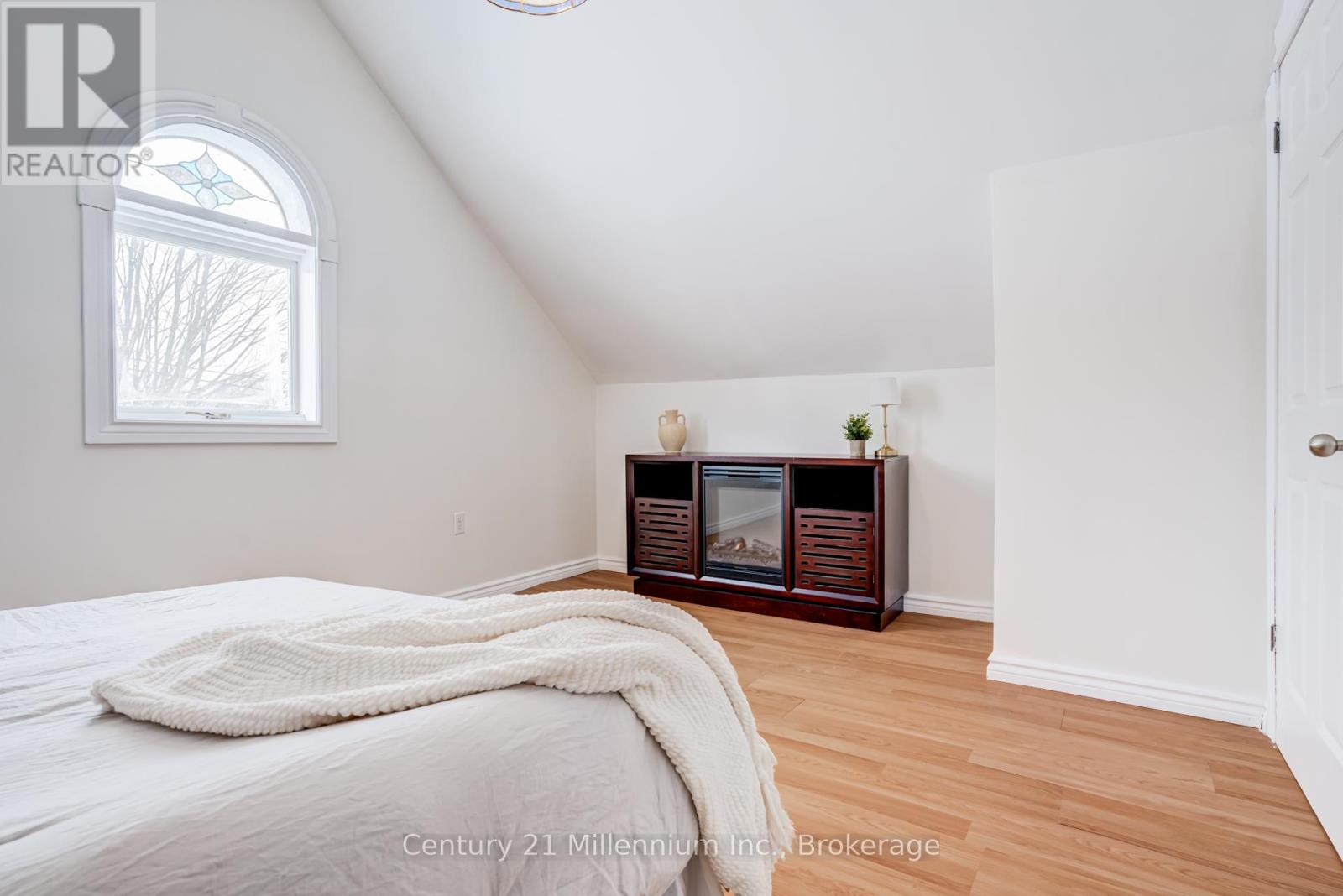 124 Main Street, Northern Bruce Peninsula, Ontario  N0H 1W0 - Photo 32 - X12923760