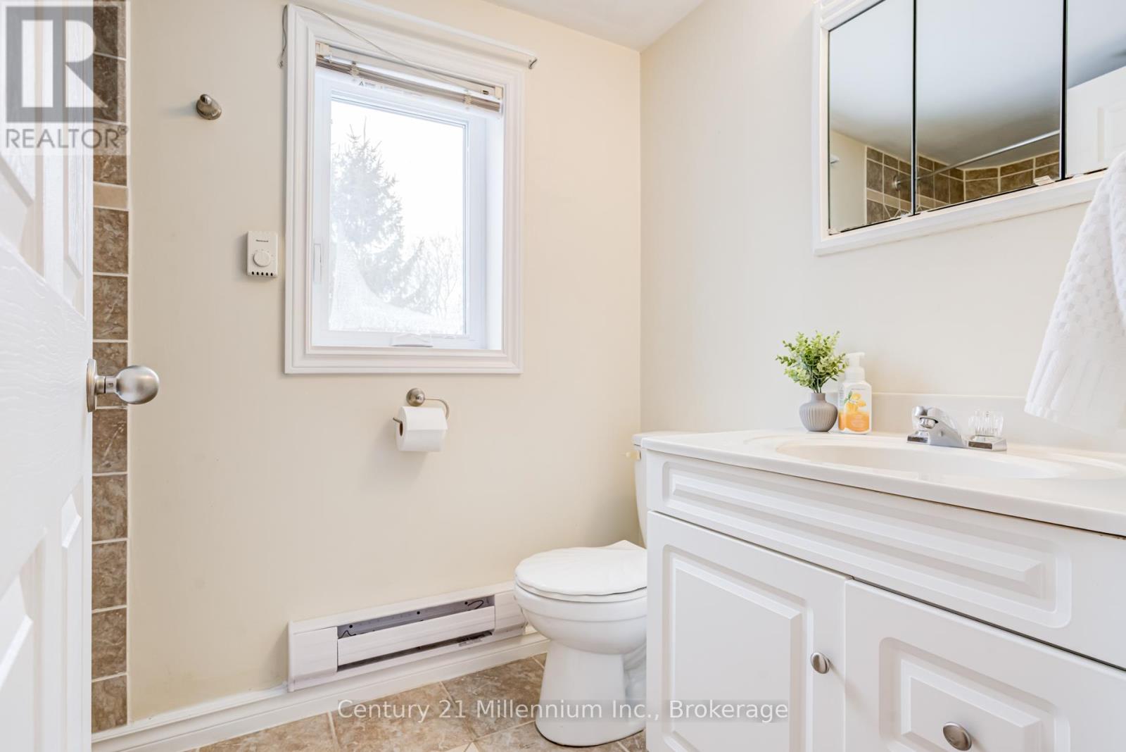 124 Main Street, Northern Bruce Peninsula, Ontario  N0H 1W0 - Photo 35 - X12923760