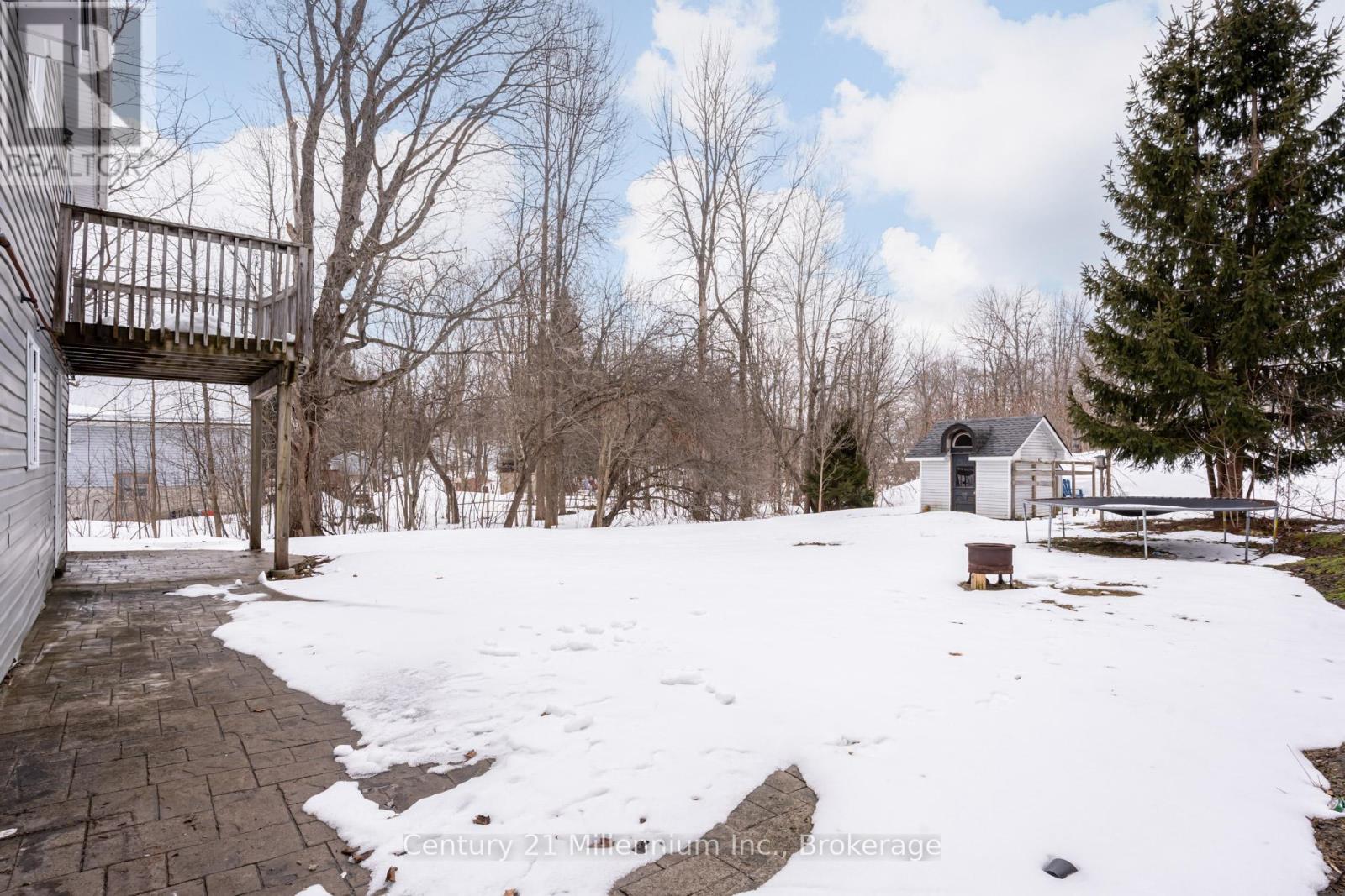 124 Main Street, Northern Bruce Peninsula, Ontario  N0H 1W0 - Photo 41 - X12923760