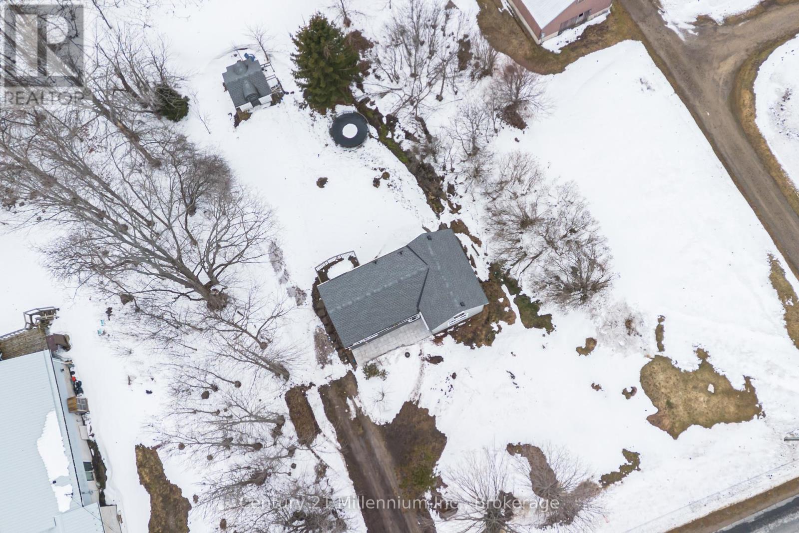 124 Main Street, Northern Bruce Peninsula, Ontario  N0H 1W0 - Photo 43 - X12923760