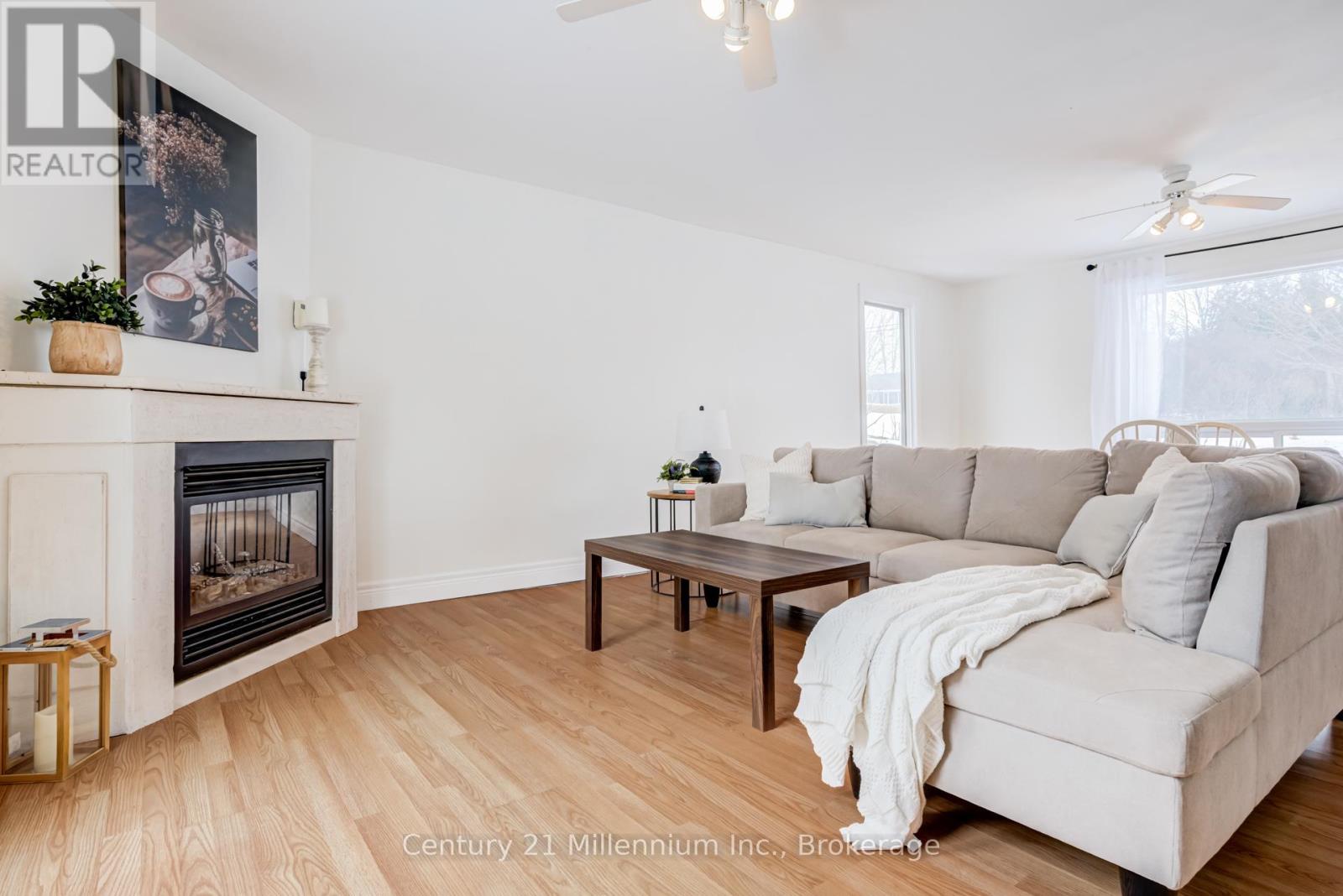 124 Main Street, Northern Bruce Peninsula, Ontario  N0H 1W0 - Photo 9 - X12923760