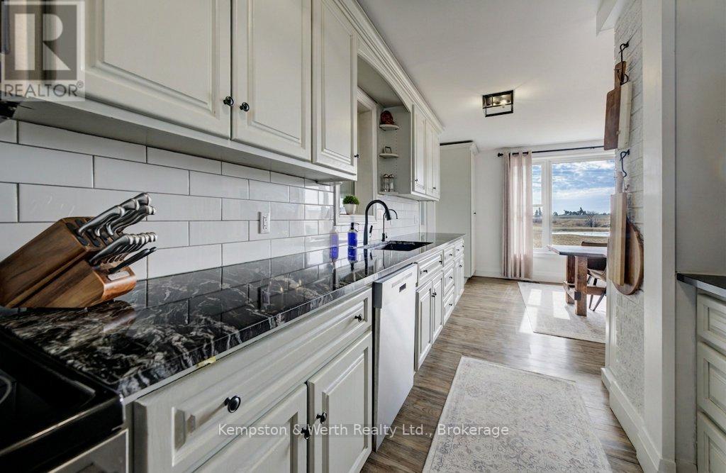 43342 Amberley Road, Howick, Ontario  N0G 2X0 - Photo 15 - X12923774