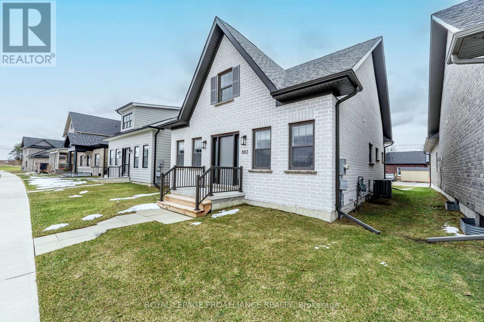 883 Ernest Allen Boulevard, Cobourg, Ontario  K9A 1W9 - Photo 2 - X12923600