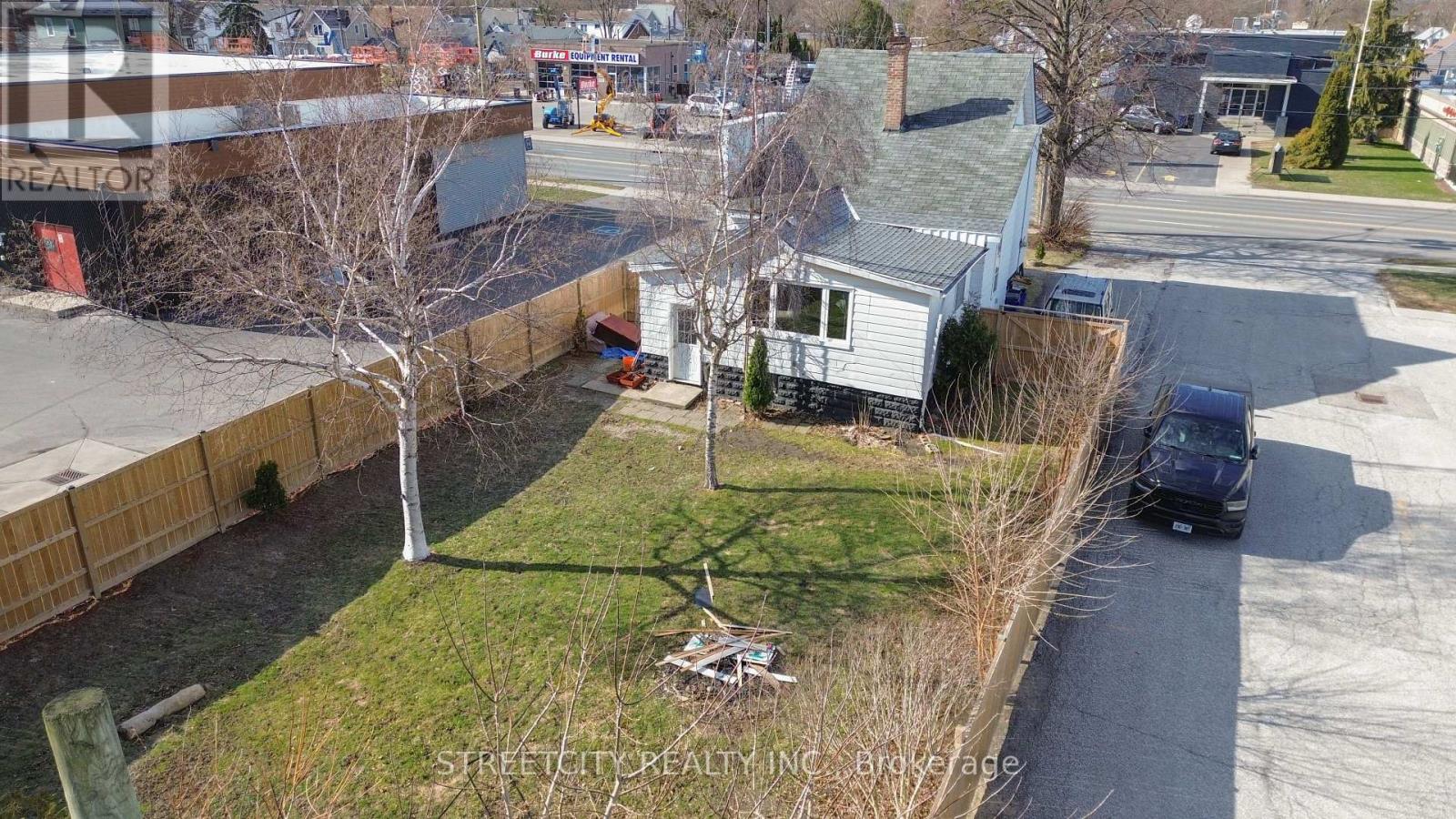 305 St Clair Street, Chatham-Kent, Ontario  N7L 3J8 - Photo 18 - X12923642