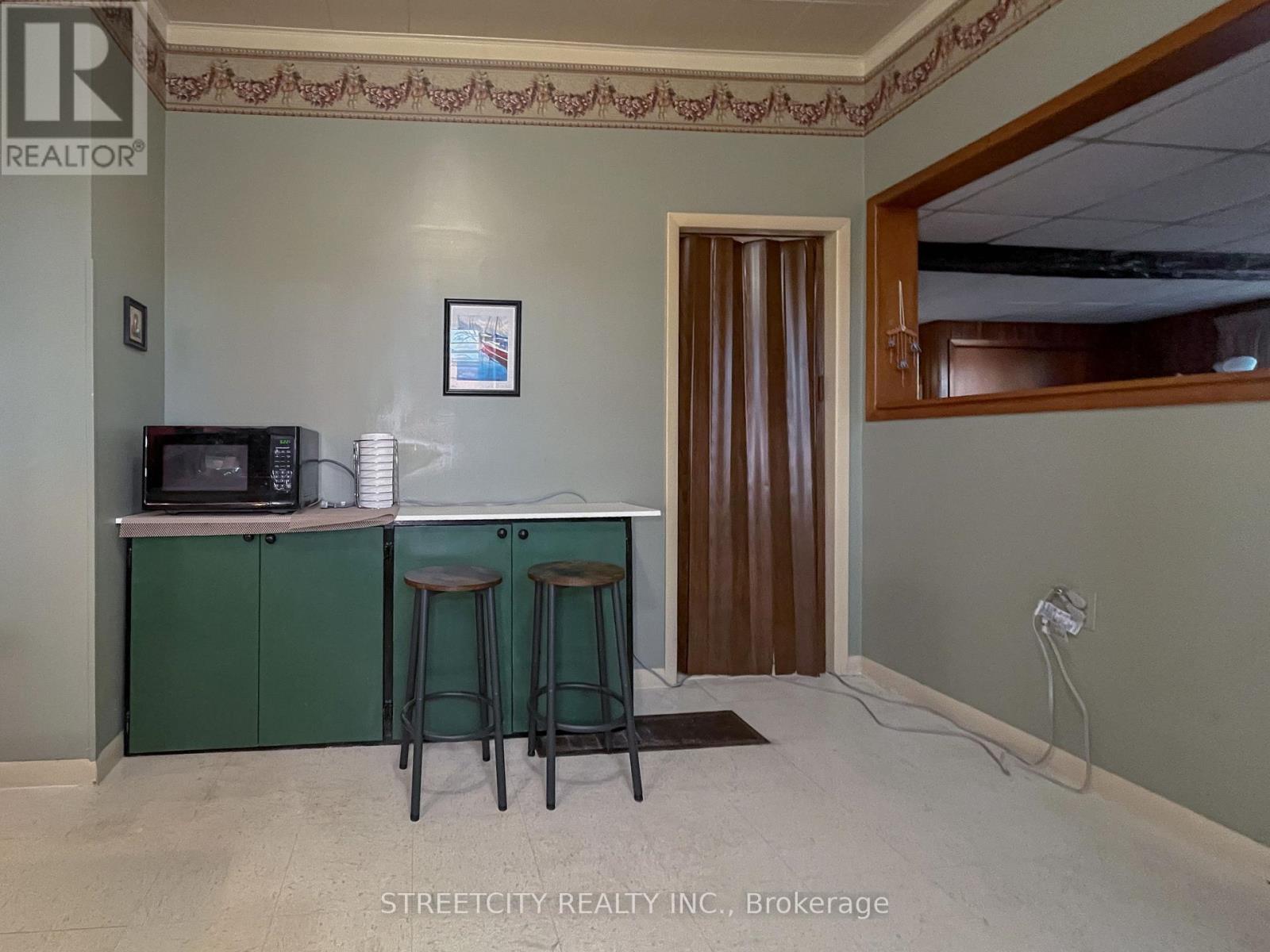 305 St Clair Street, Chatham-Kent, Ontario  N7L 3J8 - Photo 4 - X12923642