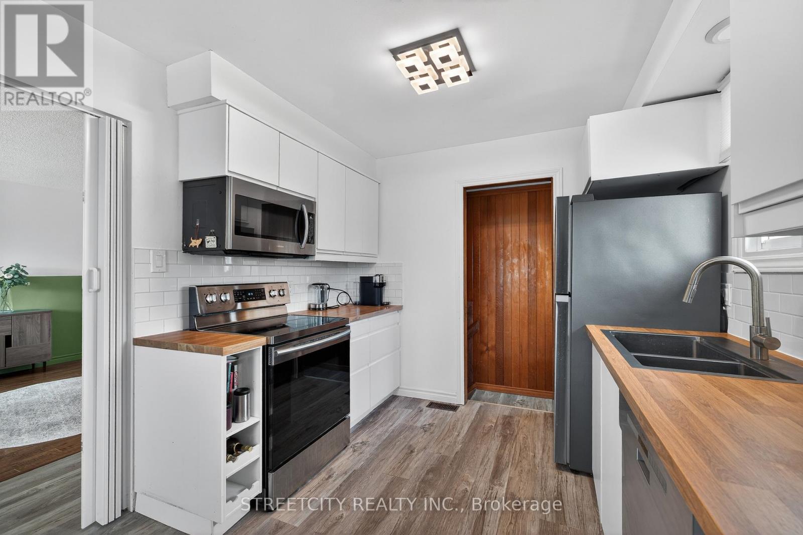 14 Nicholas Crescent, London South, Ontario  N6E 2E9 - Photo 14 - X12923708