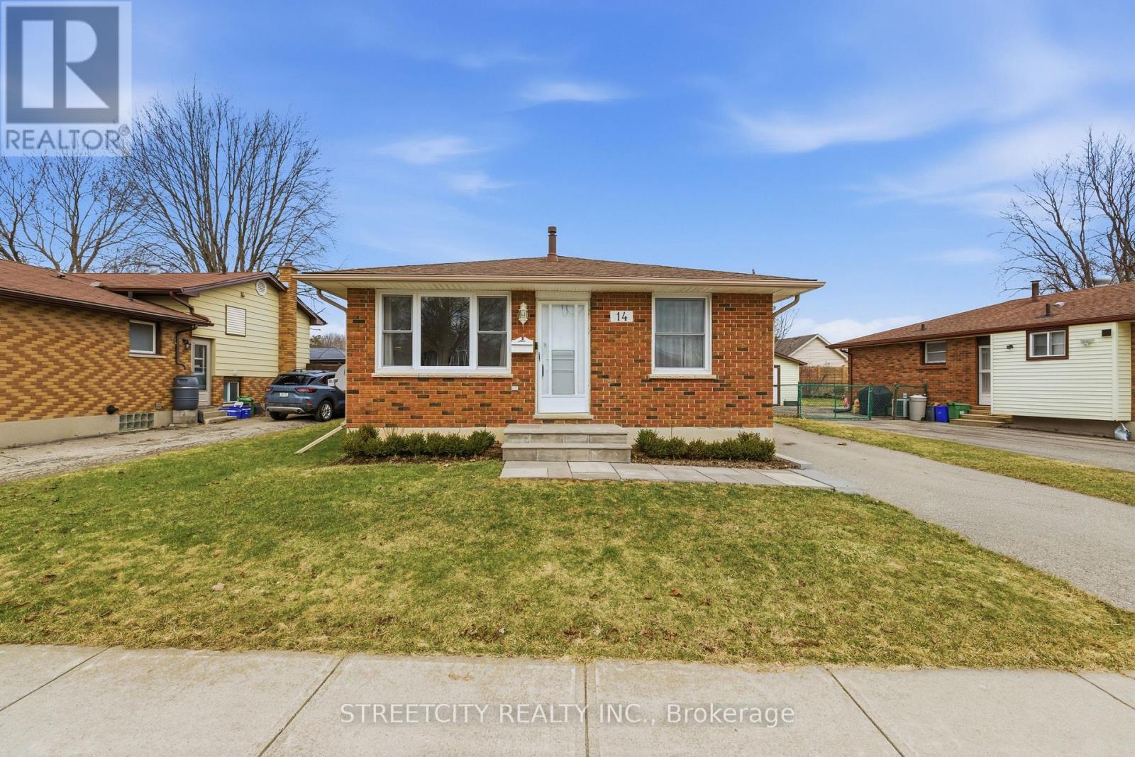 14 Nicholas Crescent, London South, Ontario  N6E 2E9 - Photo 2 - X12923708
