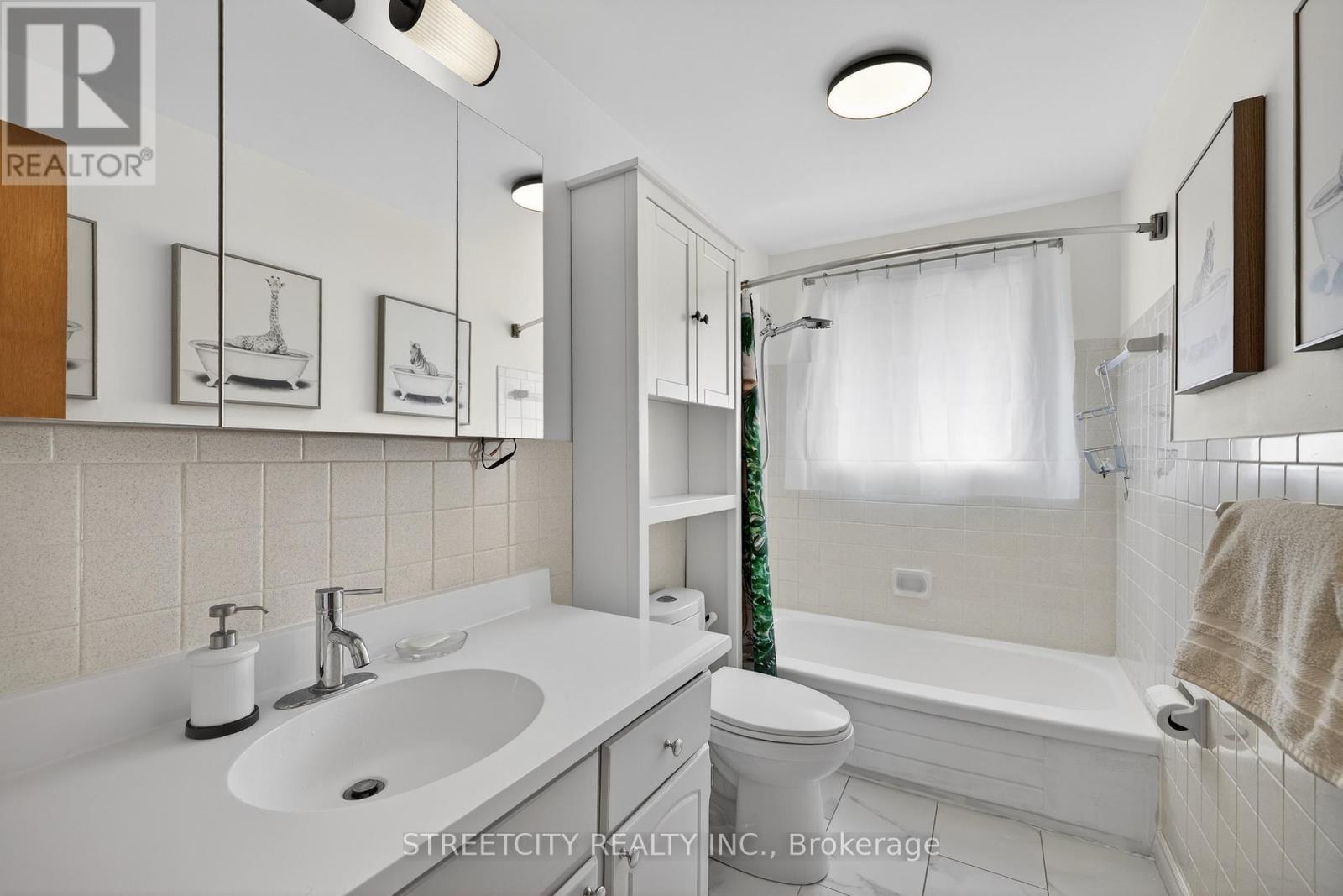 14 Nicholas Crescent, London South, Ontario  N6E 2E9 - Photo 24 - X12923708