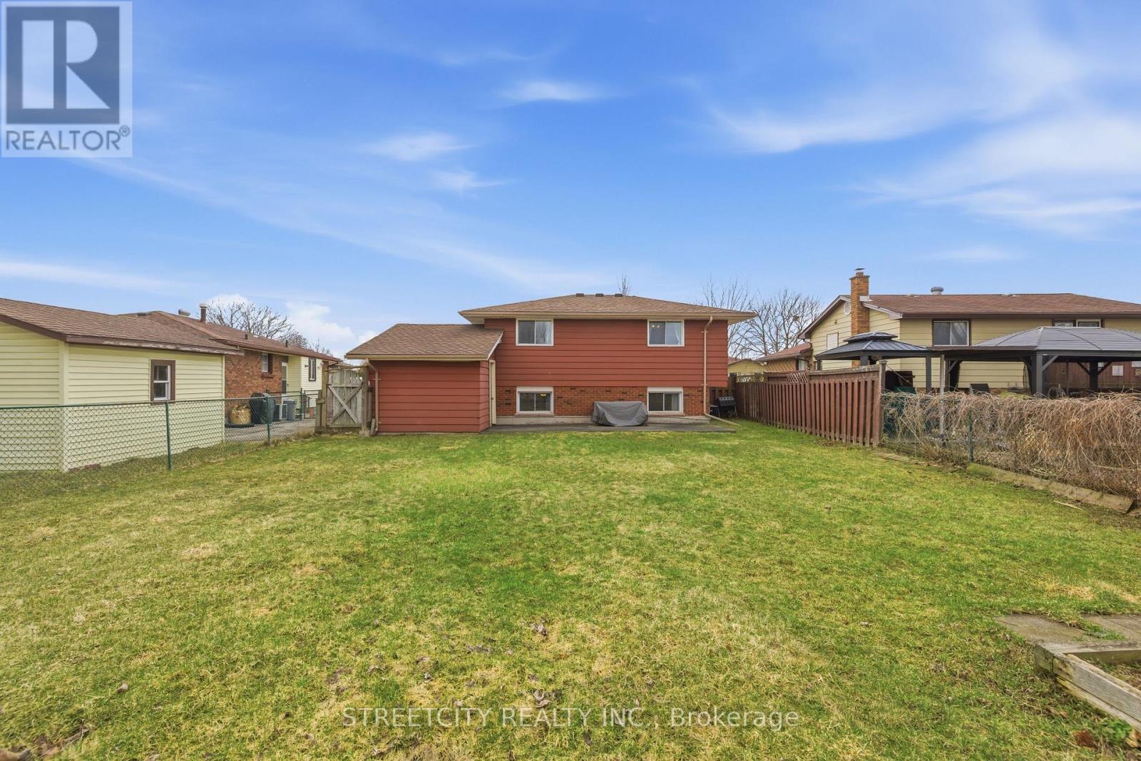 14 Nicholas Crescent, London South, Ontario  N6E 2E9 - Photo 35 - X12923708