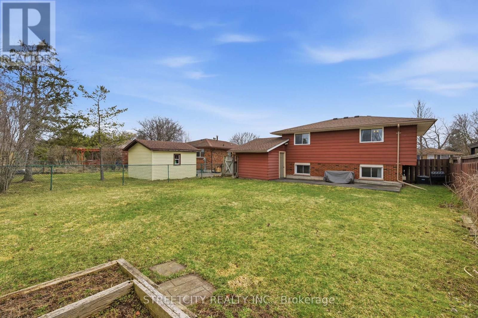 14 Nicholas Crescent, London South, Ontario  N6E 2E9 - Photo 37 - X12923708