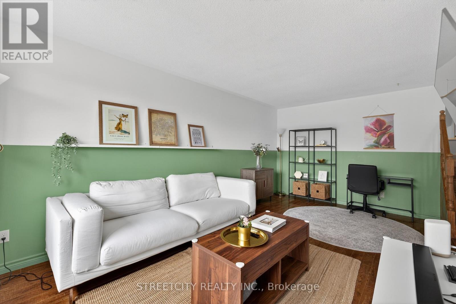 14 Nicholas Crescent, London South, Ontario  N6E 2E9 - Photo 4 - X12923708