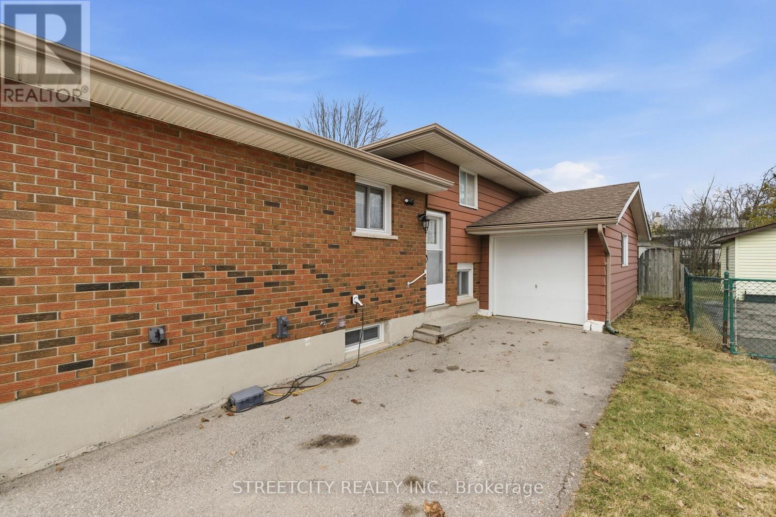 14 Nicholas Crescent, London South, Ontario  N6E 2E9 - Photo 40 - X12923708