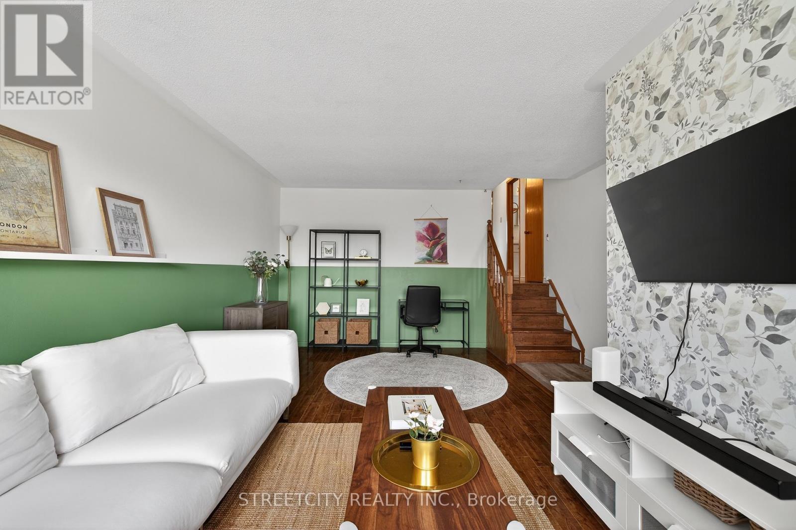 14 Nicholas Crescent, London South, Ontario  N6E 2E9 - Photo 8 - X12923708