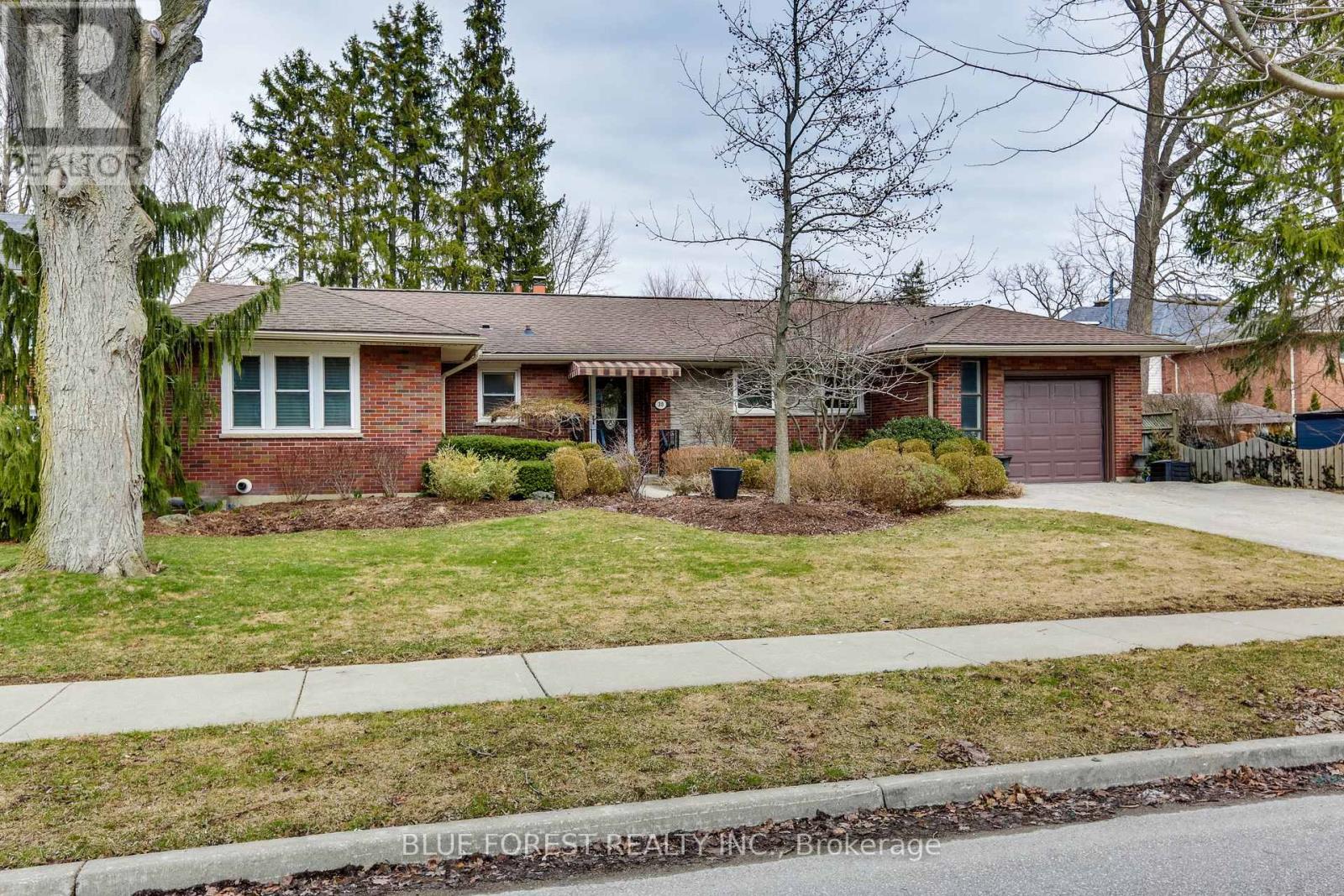 30 Franklin Avenue, London South, Ontario  N6C 2G7 - Photo 1 - X12923746