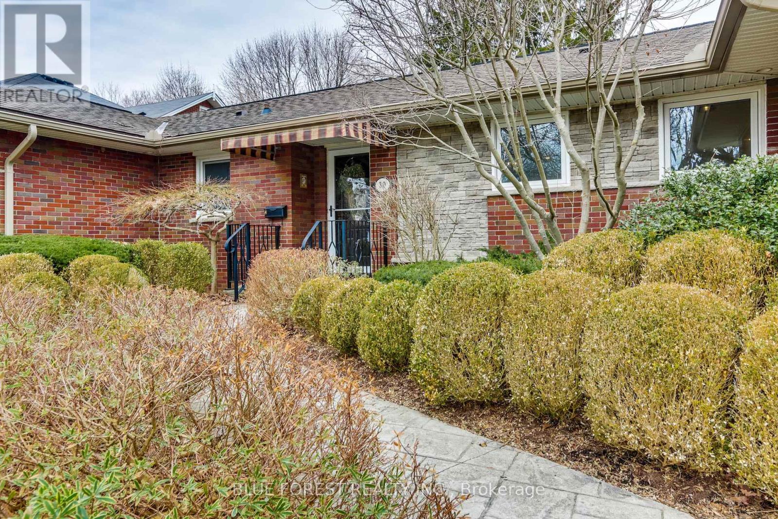 30 Franklin Avenue, London South, Ontario  N6C 2G7 - Photo 2 - X12923746