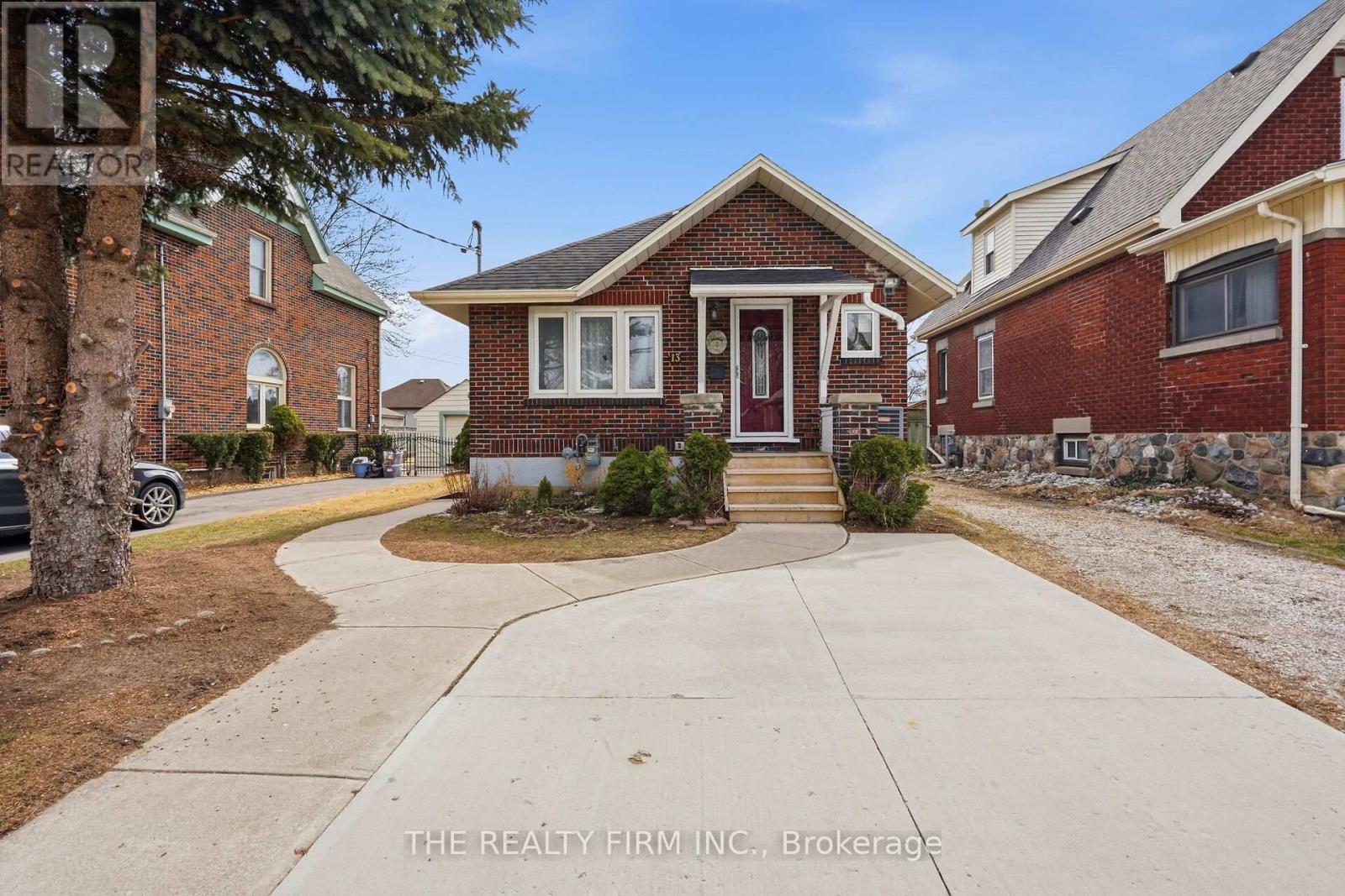 13 Major Street, London East, Ontario  N5Z 1E1 - Photo 1 - X12923840