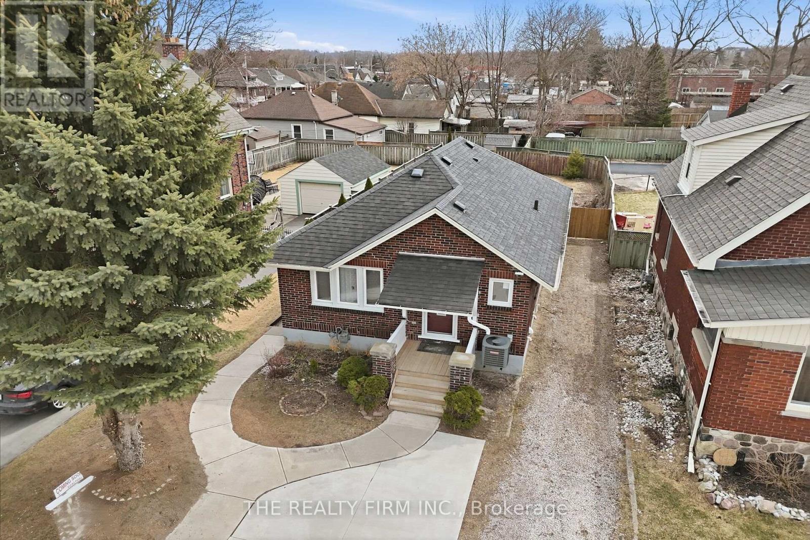 13 Major Street, London East, Ontario  N5Z 1E1 - Photo 4 - X12923840