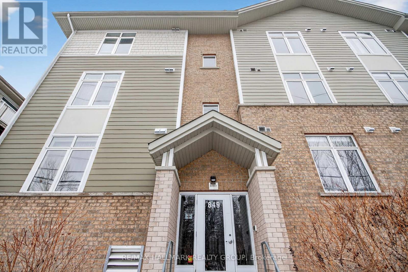 $389,900Unit F - 849 Blackcomb Private, Ottawa, Ontario