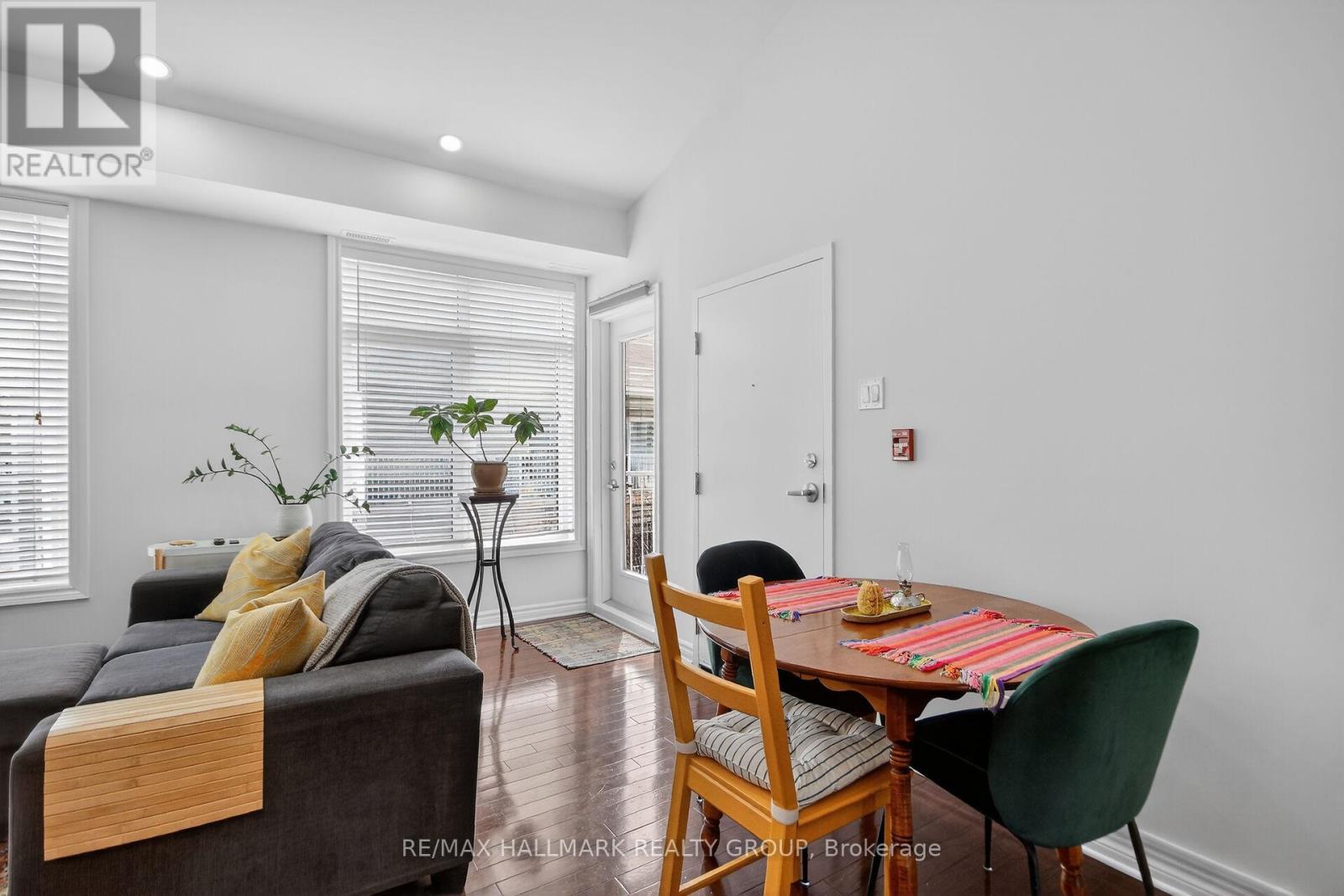 Unit F - 849 Blackcomb Private, Ottawa, Ontario  K1G 4E4 - Photo 9 - X12923740