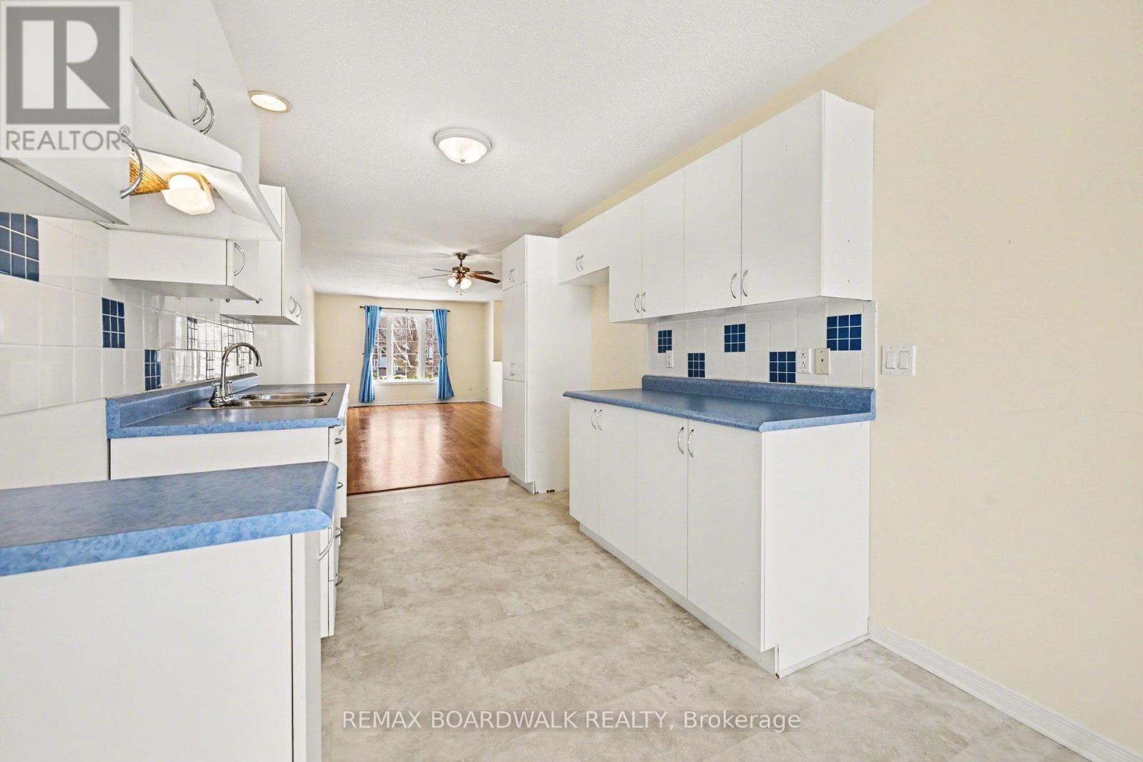 402 Flora Street, Carleton Place, Ontario  K7C 3M9 - Photo 11 - X12923784