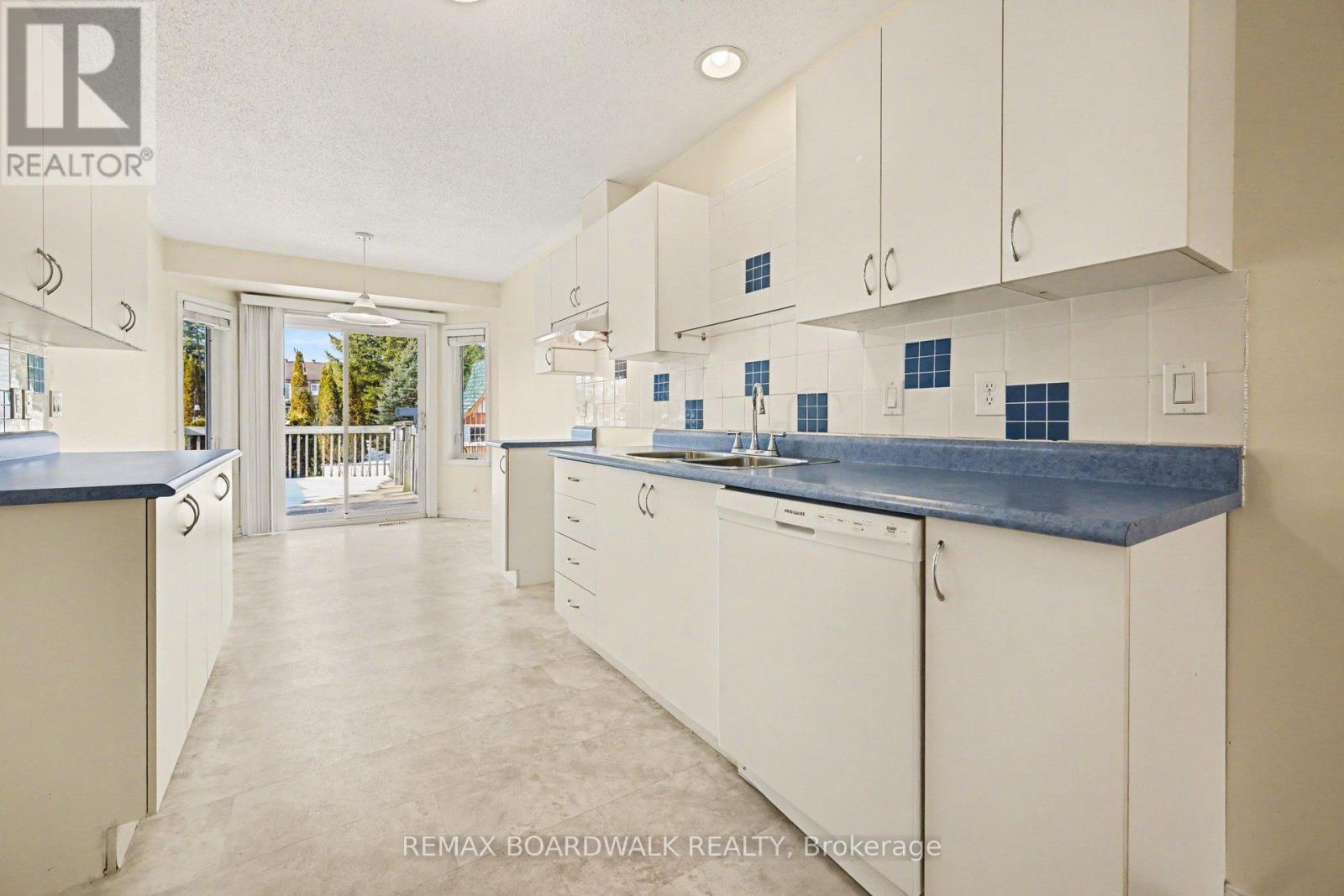 402 Flora Street, Carleton Place, Ontario  K7C 3M9 - Photo 12 - X12923784